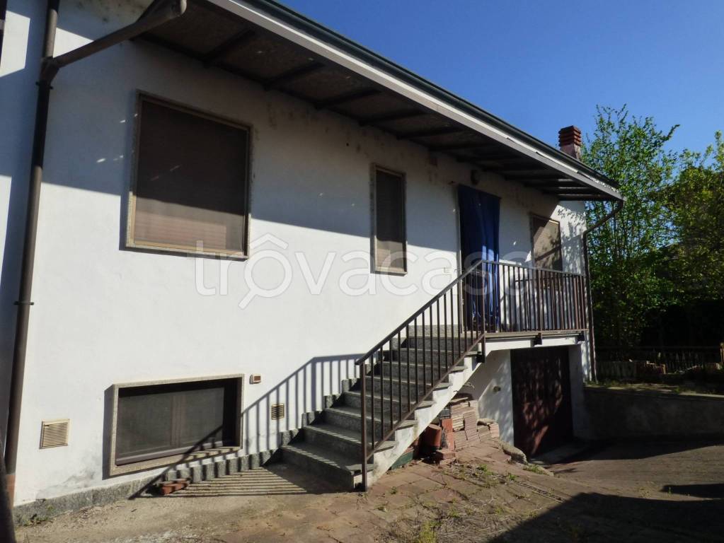 casa indipendente in vendita a Vigevano in zona Fogliano