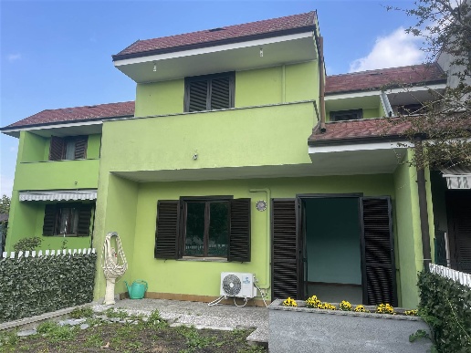 casa indipendente in vendita a Vigevano