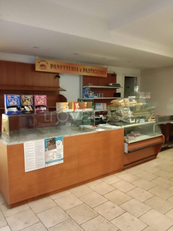 negozio in vendita a Vigevano