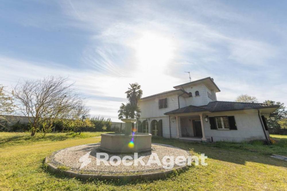 casa indipendente in vendita a Vigevano