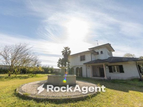 casa indipendente in vendita a Vigevano