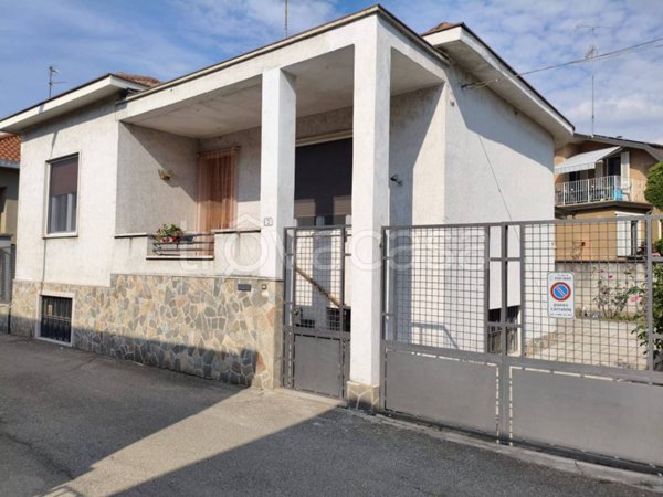 casa indipendente in vendita a Vigevano