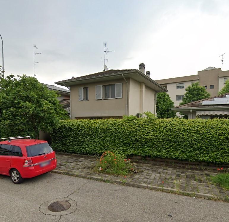 casa indipendente in vendita a Vigevano