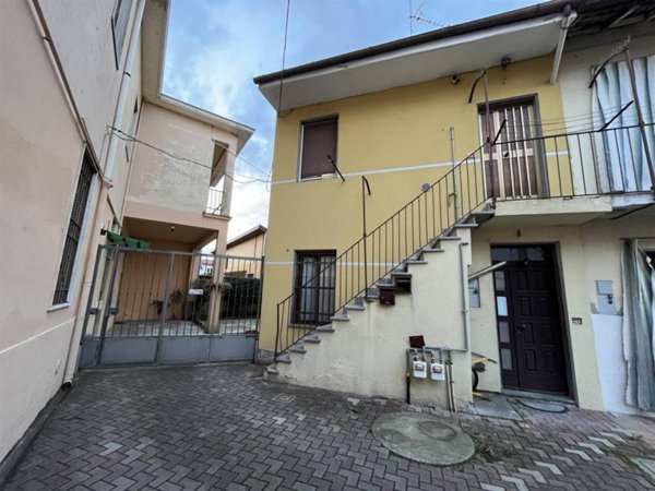 appartamento in vendita a Vigevano in zona Piccolini