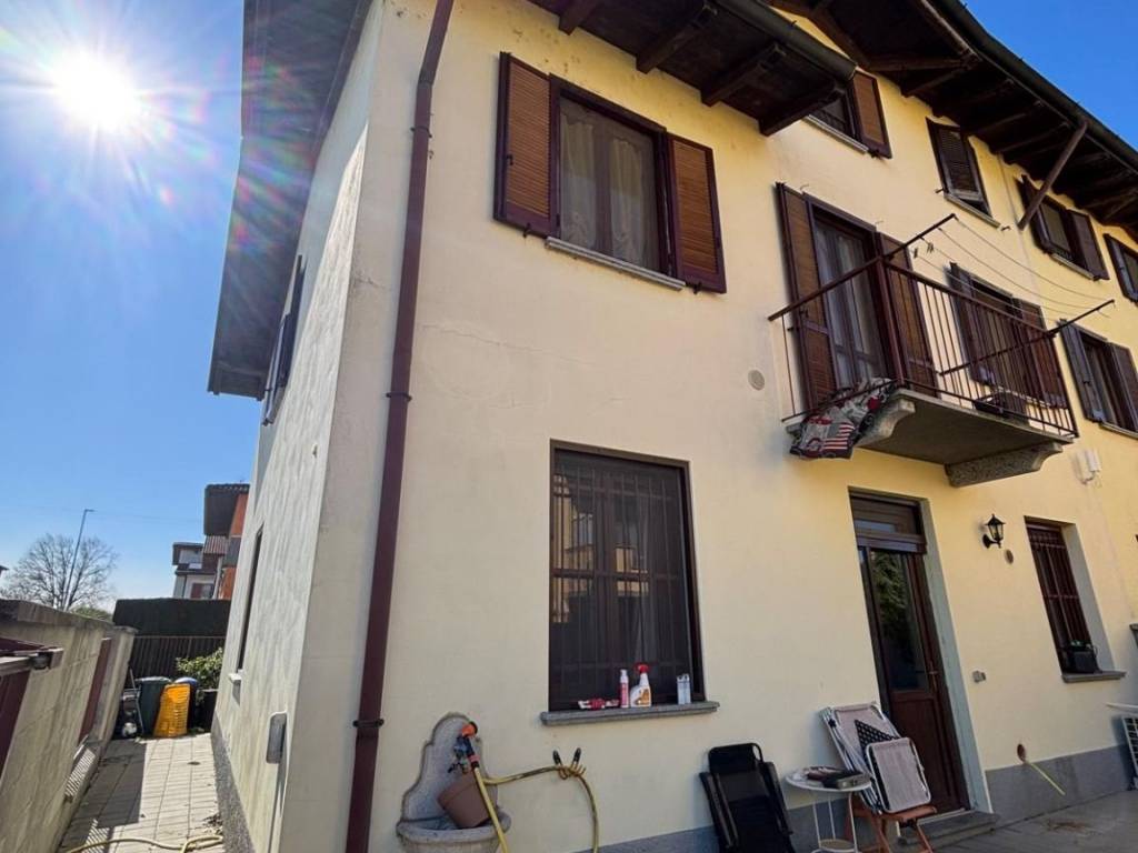 casa indipendente in vendita a Vigevano