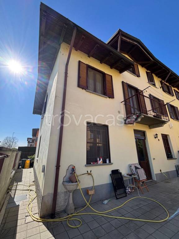 casa indipendente in vendita a Vigevano