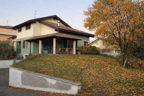 casa indipendente in vendita a Vigevano