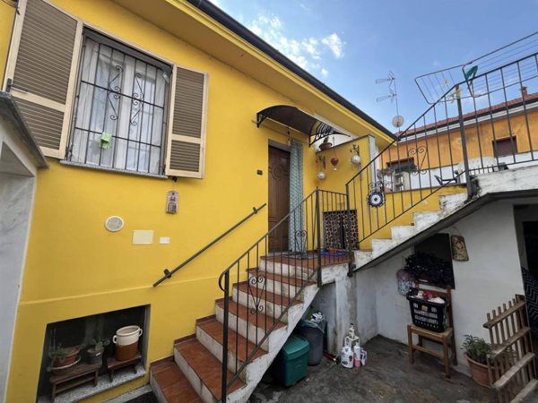 casa indipendente in vendita a Vigevano