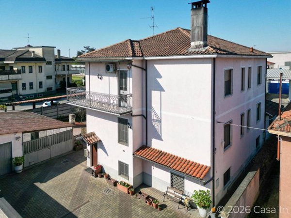 casa indipendente in vendita a Vigevano