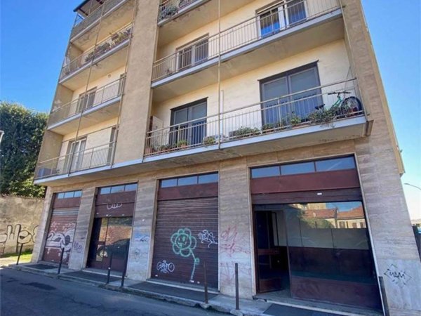 negozio in vendita a Vigevano