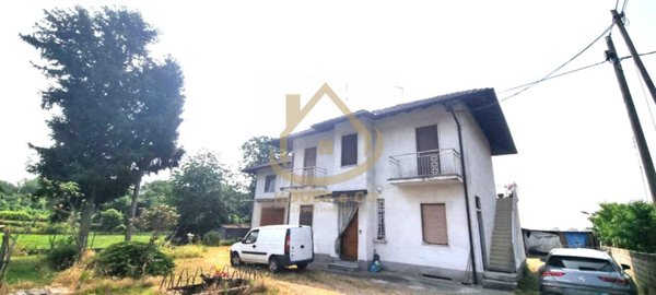 casa indipendente in vendita a Vigevano