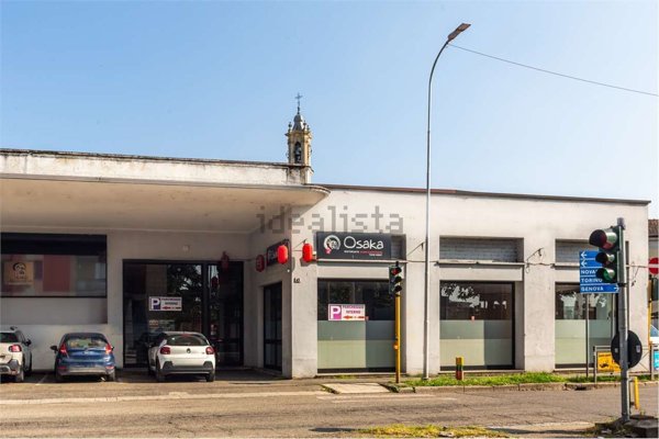 locale commerciale in vendita a Vigevano
