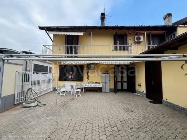 casa indipendente in vendita a Vigevano
