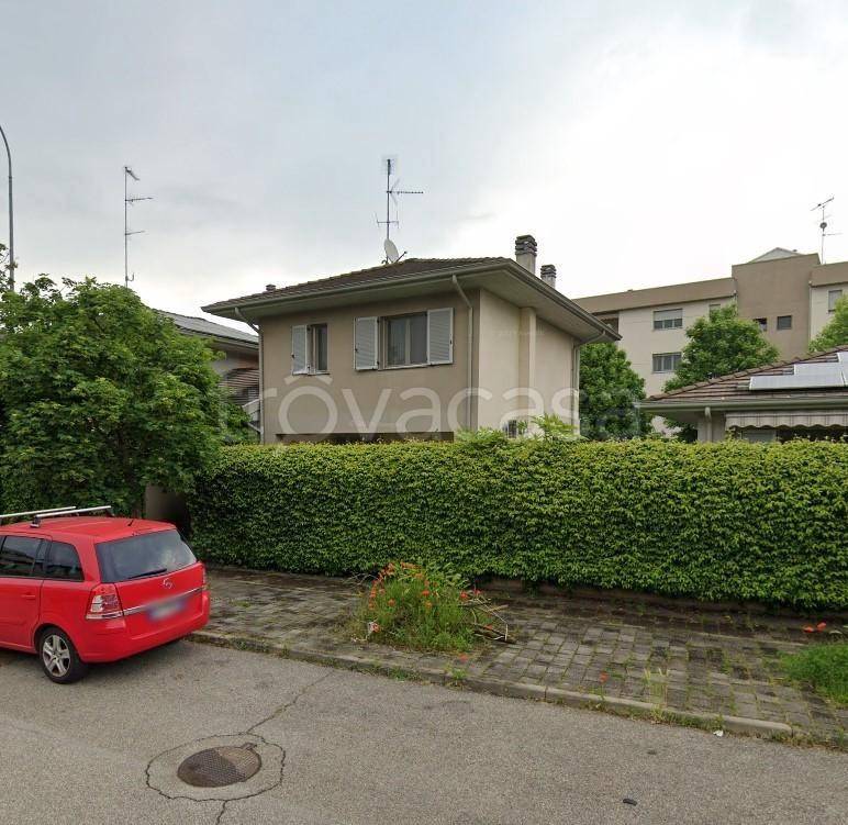 casa indipendente in vendita a Vigevano