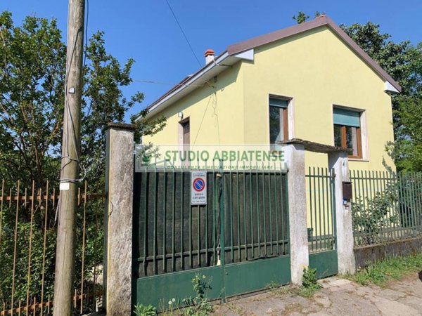 casa indipendente in vendita a Vigevano in zona Piccolini