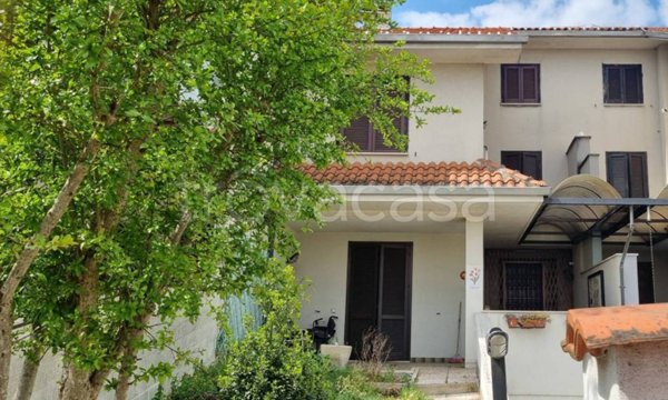 casa indipendente in vendita a Vigevano