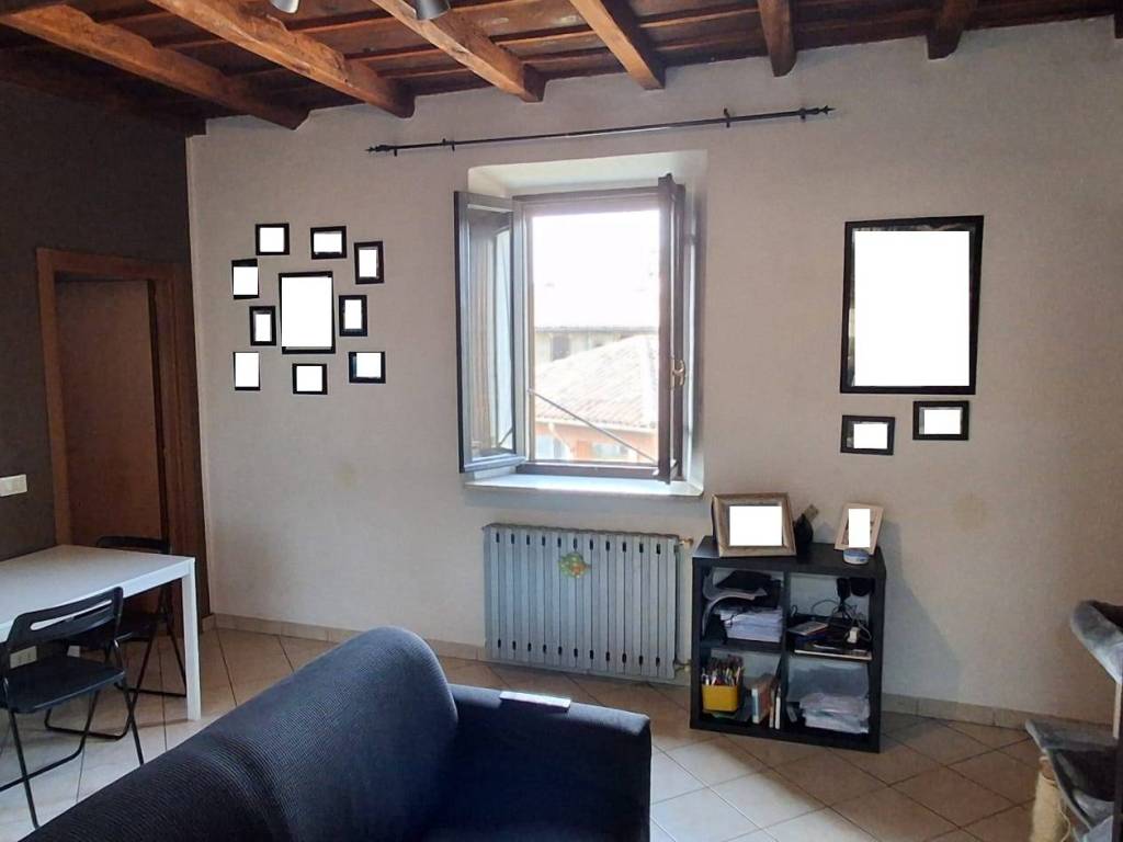 appartamento in vendita a Vigevano in zona Sforzesca