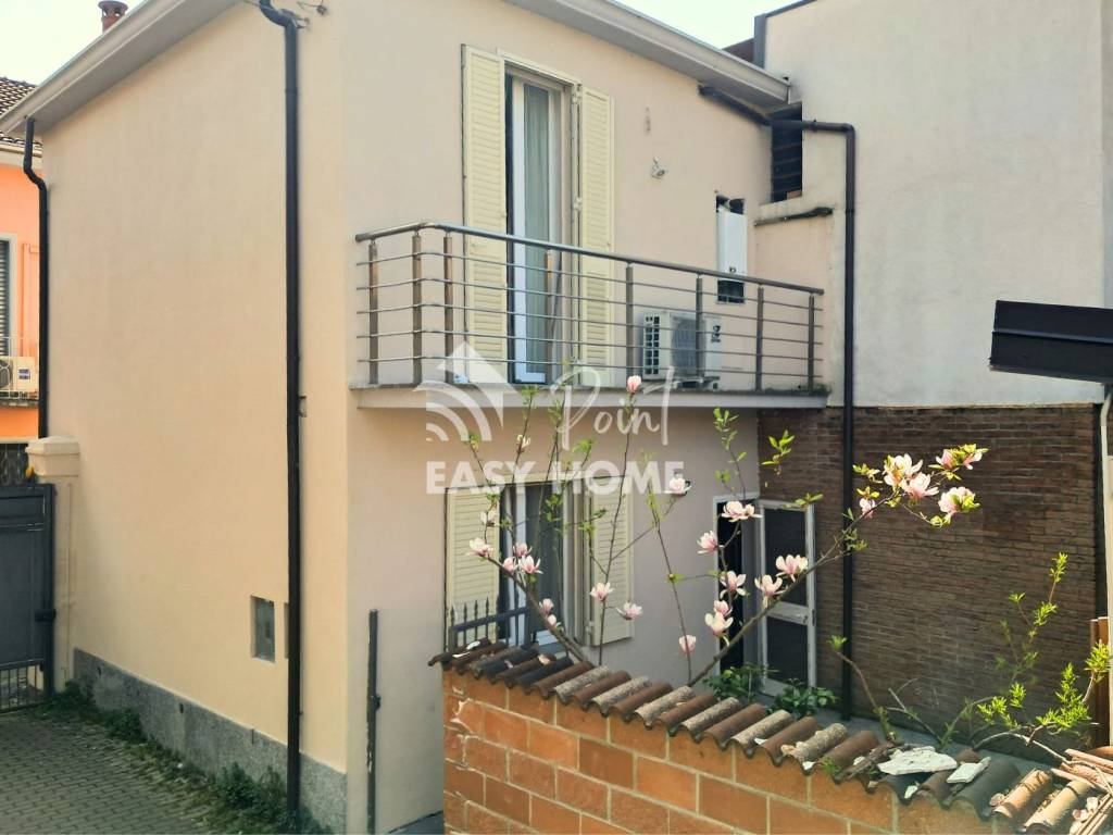 casa indipendente in vendita a Vigevano