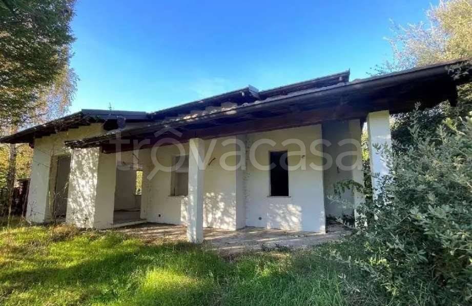 casa indipendente in vendita a Vigevano