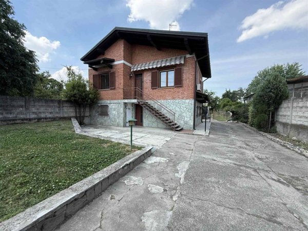 casa indipendente in vendita a Vigevano