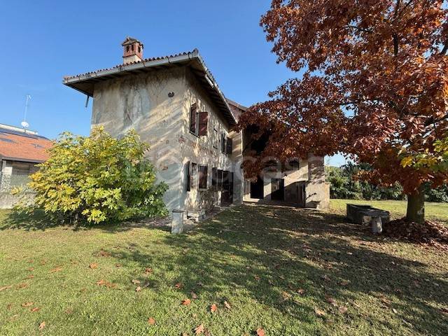 casa indipendente in vendita a Vigevano