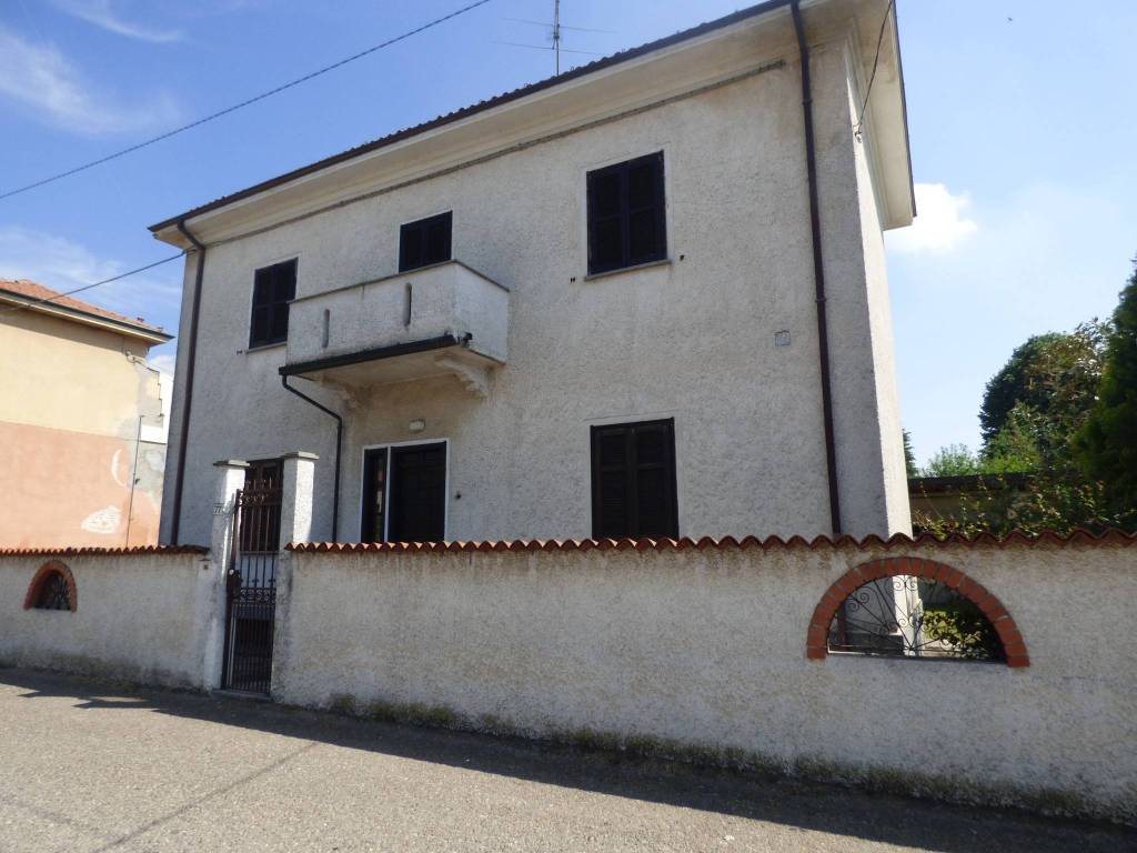 casa indipendente in vendita a Vigevano