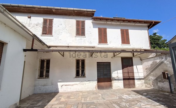 locale di sgombero in vendita a Vigevano