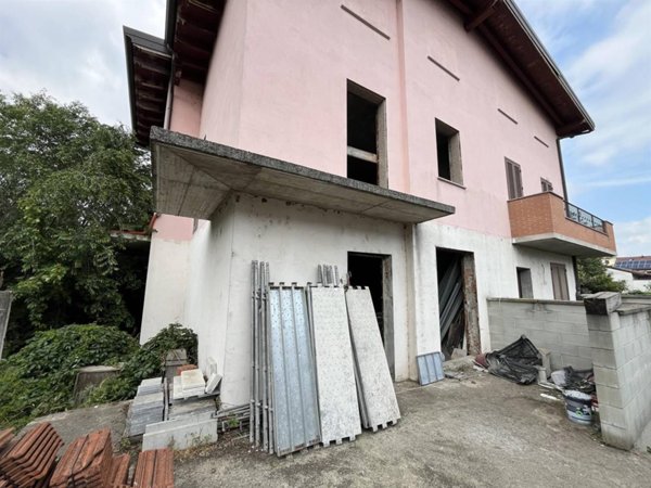 casa indipendente in vendita a Vigevano