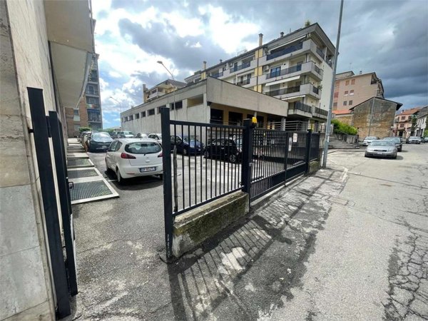 locale di sgombero in vendita a Vigevano