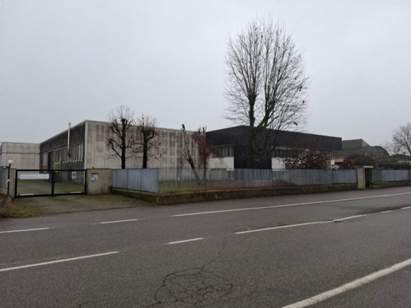 capannone in vendita a Vigevano