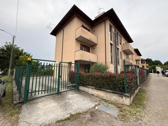 appartamento in vendita a Vigevano in zona Piccolini
