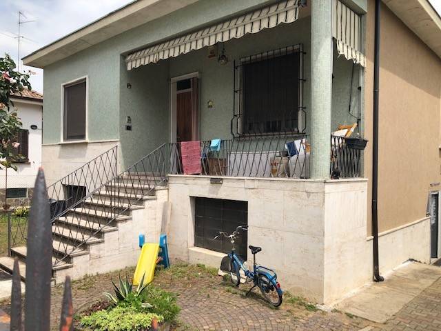 casa indipendente in vendita a Vigevano