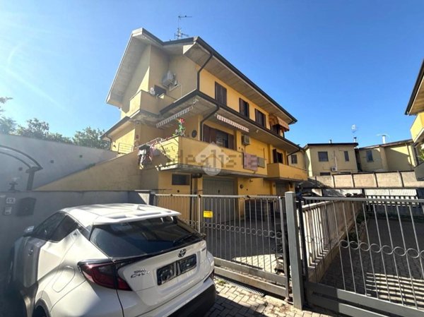 casa indipendente in vendita a Vigevano