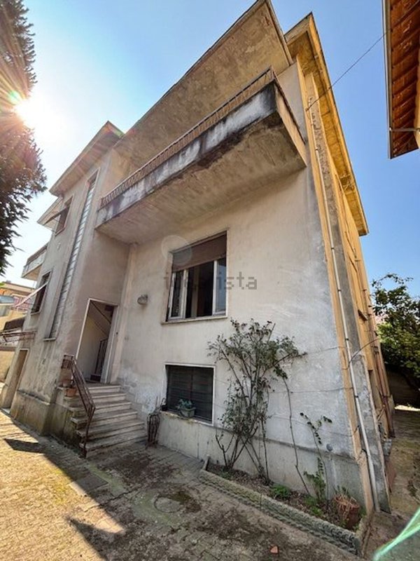 casa indipendente in vendita a Vigevano
