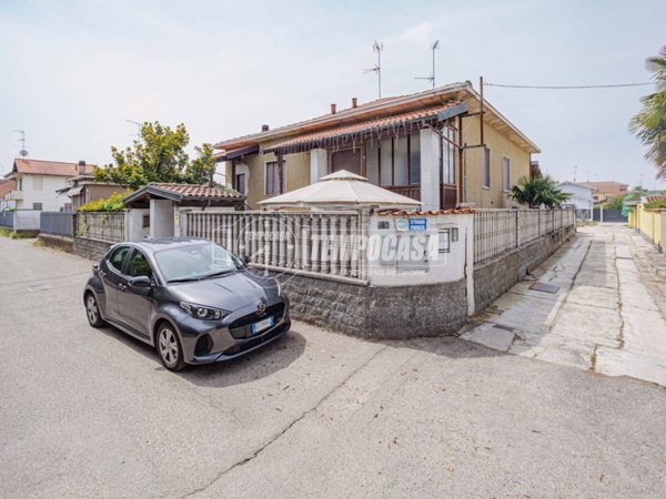 casa indipendente in vendita a Vigevano