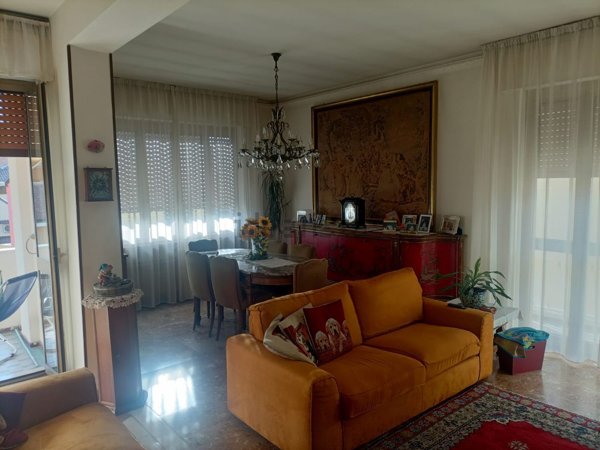 casa indipendente in vendita a Vigevano