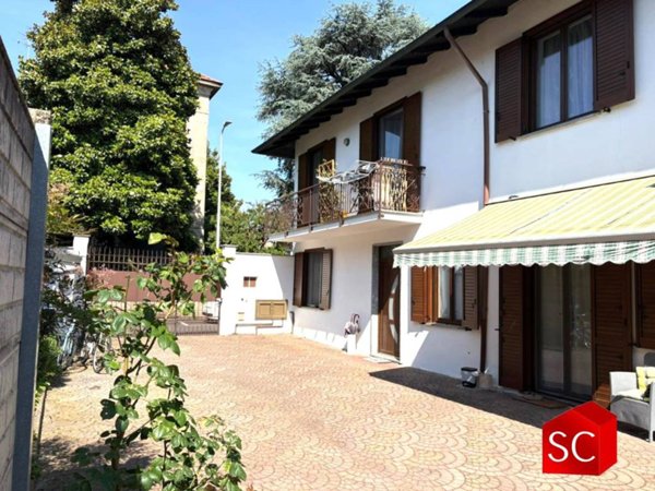 casa indipendente in vendita a Vigevano