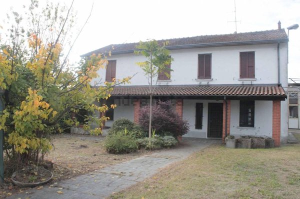 casa indipendente in vendita a Vigevano