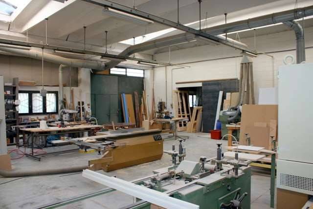 locale commerciale in vendita a Vigevano