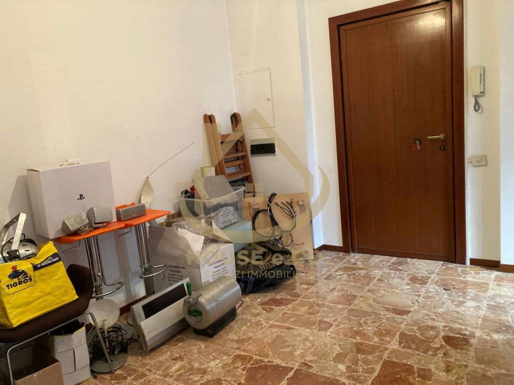 negozio in vendita a Vigevano