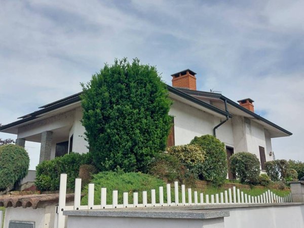 casa indipendente in vendita a Vigevano