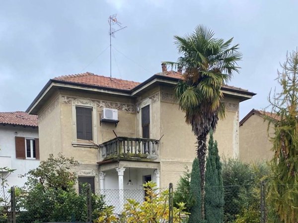 casa indipendente in vendita a Vigevano