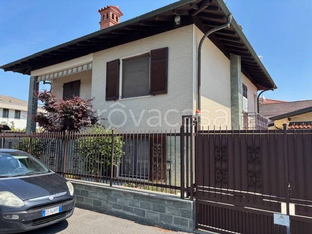 casa indipendente in vendita a Vigevano