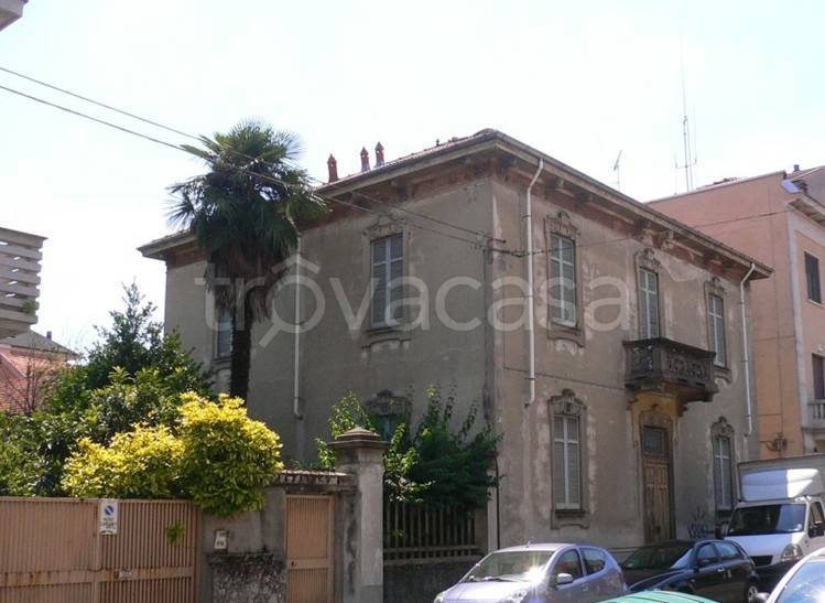 casa indipendente in vendita a Vigevano