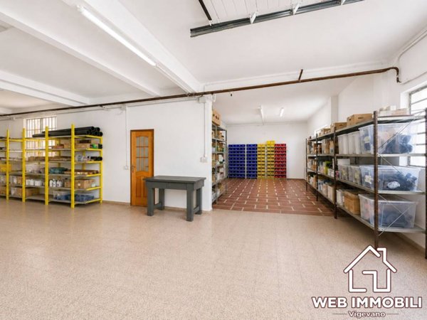 negozio in vendita a Vigevano