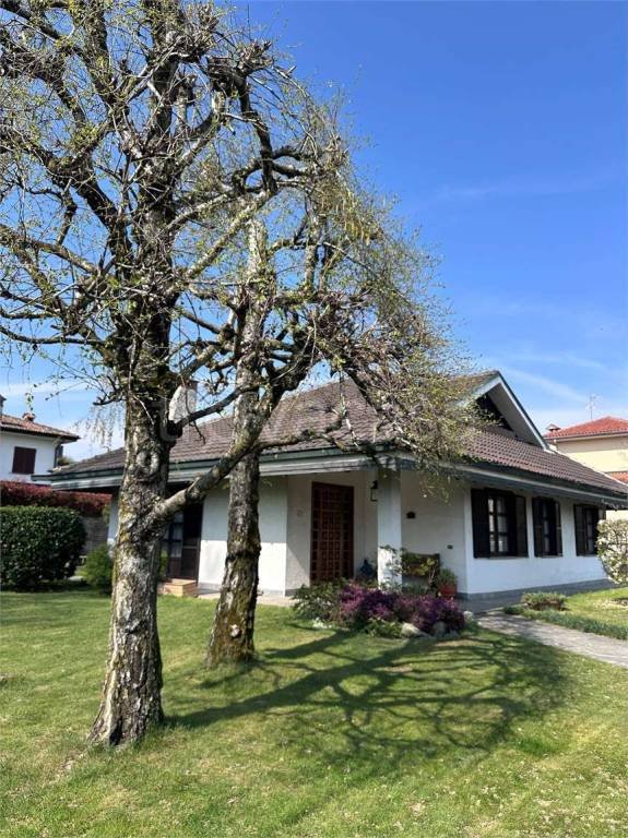 casa indipendente in vendita a Vigevano