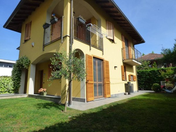 casa indipendente in vendita a Vigevano