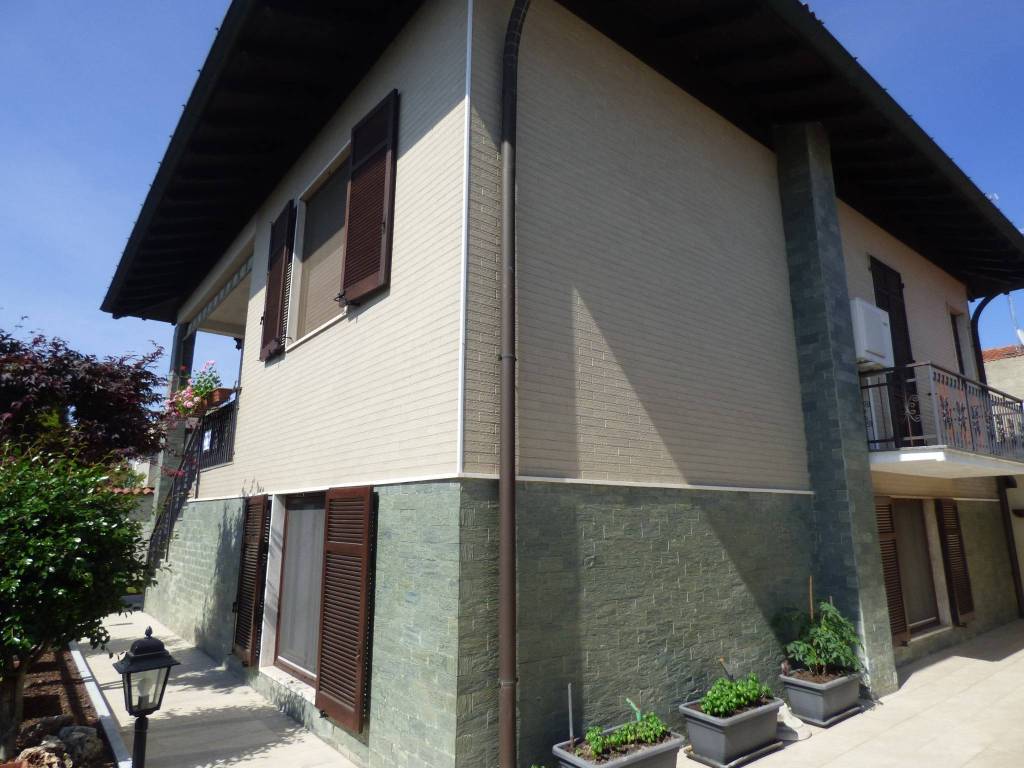 casa indipendente in vendita a Vigevano