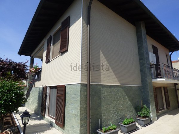 casa indipendente in vendita a Vigevano