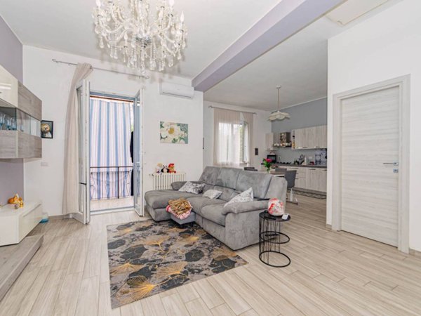 casa indipendente in vendita a Vigevano